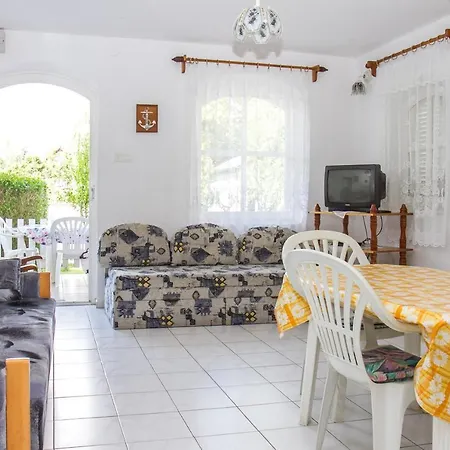 Holiday home Familia Nyaralo 47 *