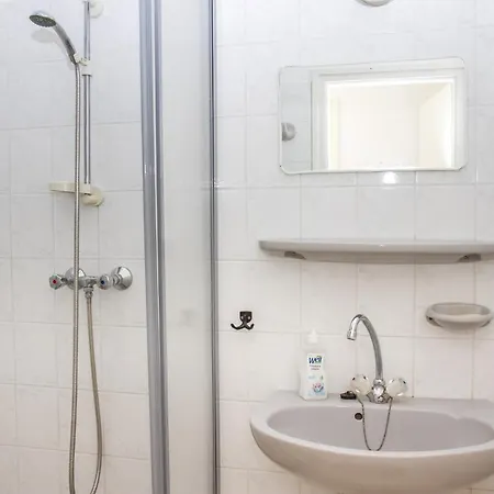 Familia Nyaralo 47 *